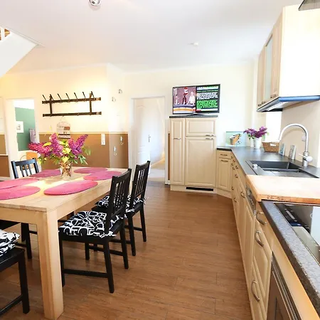 Ferienwohnung Lutt Matten Mit Sud Westterrasse アパート ガガー