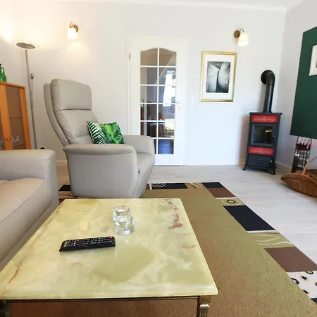 Ferienwohnung Lutt Matten Mit Sud Westterrasse * ガガー