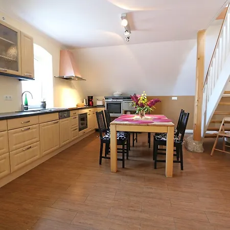 アパート Ferienwohnung Lutt Matten Mit Sud Westterrasse ガガー